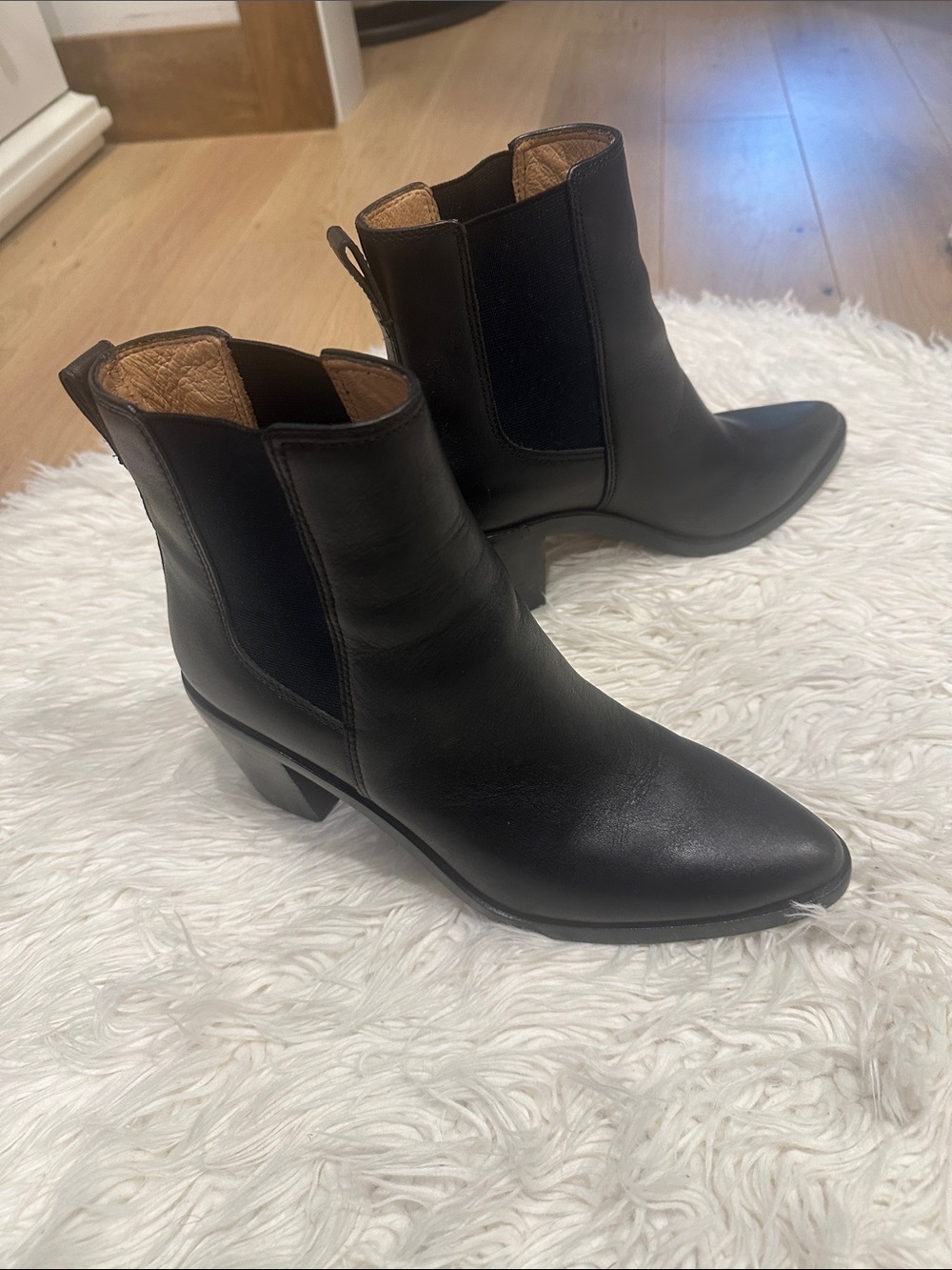 Madewell Black Pointed Chelsea Ankle Boots with Mid Heel sz 7